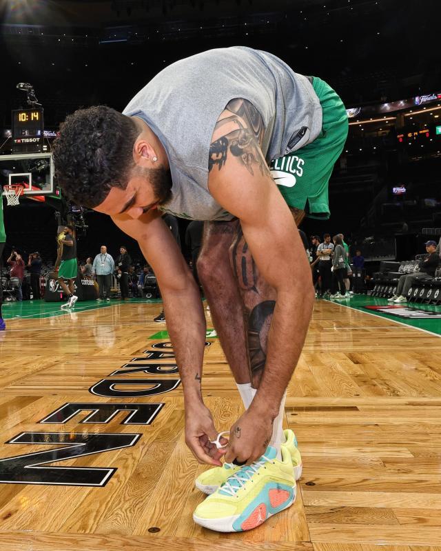 官方网站-塔图姆：总决赛当然有压力 但我想要享受这一切