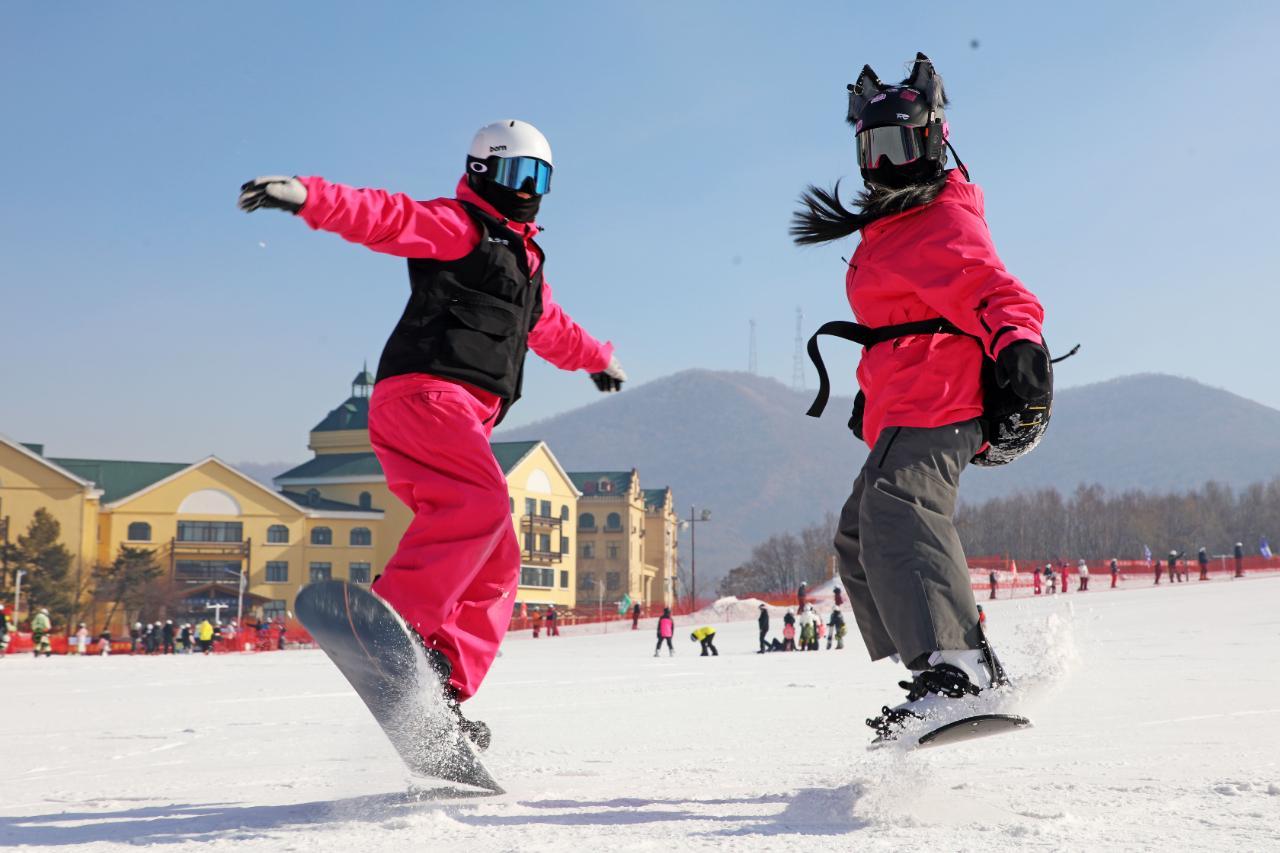 官方网站-冬奥热潮涌动新春 冰雪经济焕彩年味